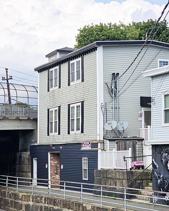 1st image of 213-215 Burrill St