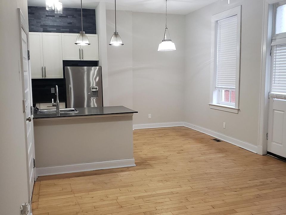 Living room/dining room/kitchen