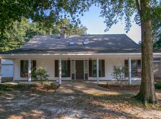 9416 Live Oak Ave, Ocean Springs, MS 39564