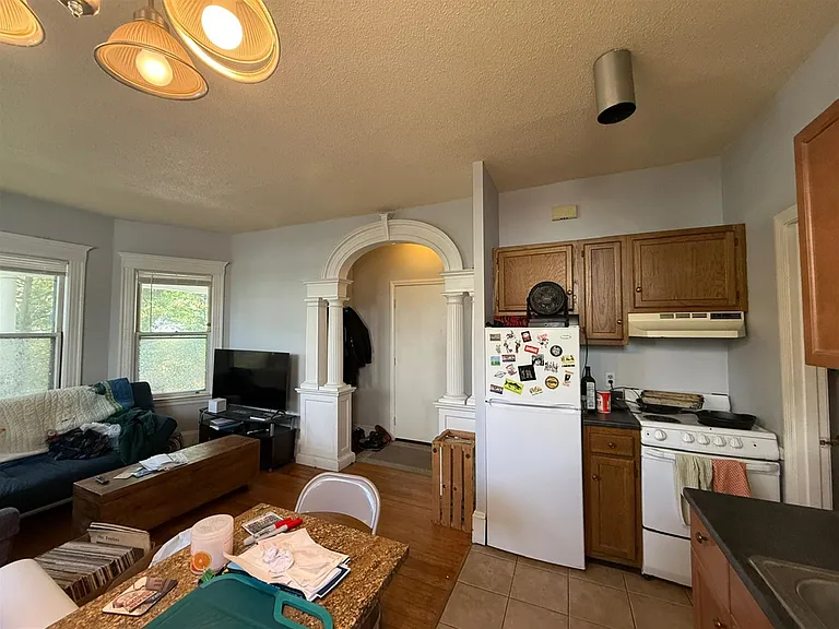 34 Central St — Photo 16