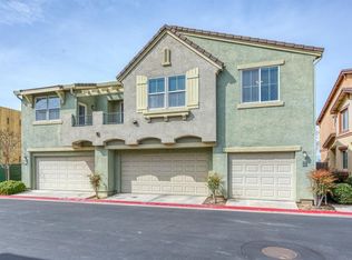 374 N Amedeo Ln, Clovis, CA
