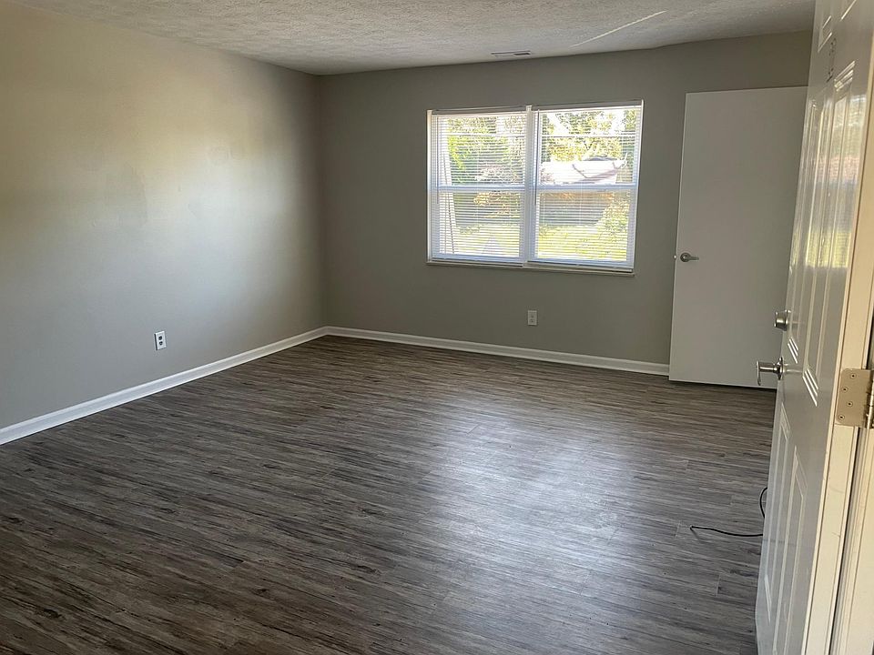 1st image of 1505 Parkwood Ln Unit 22