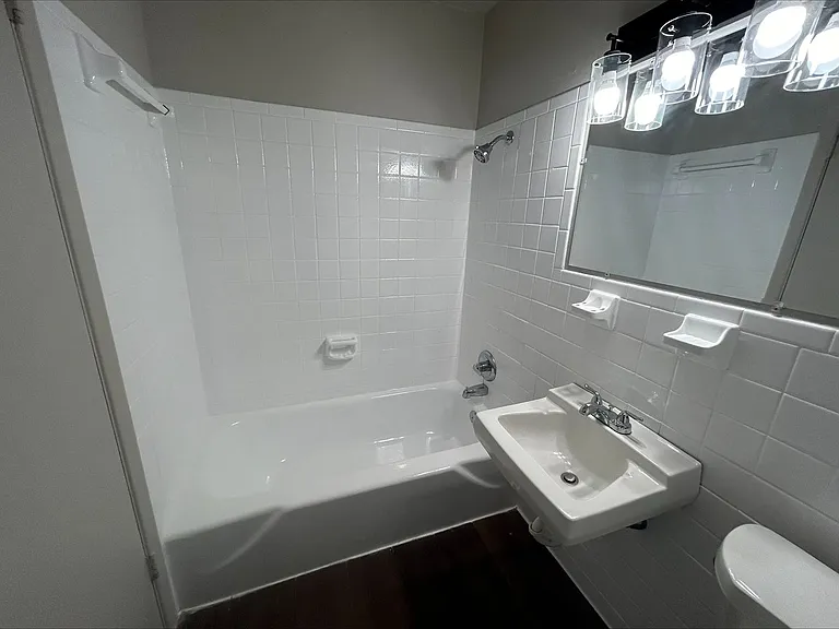 818 W Texas St — Photo 38
