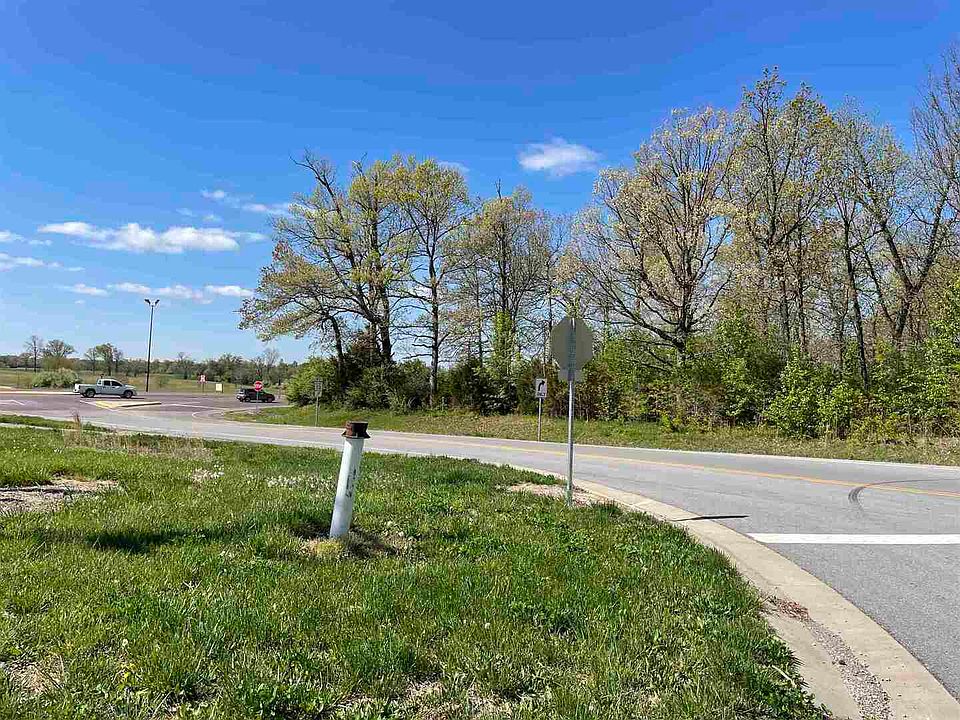 2nd image of 10311 Fleming Rd