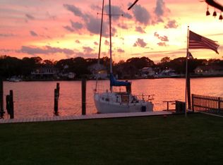 16 Bayview Ave, Islip, NY 11751