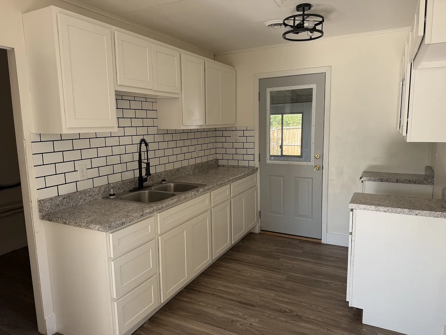 3 bed, 975 sqft, $1,495 — Photo 3