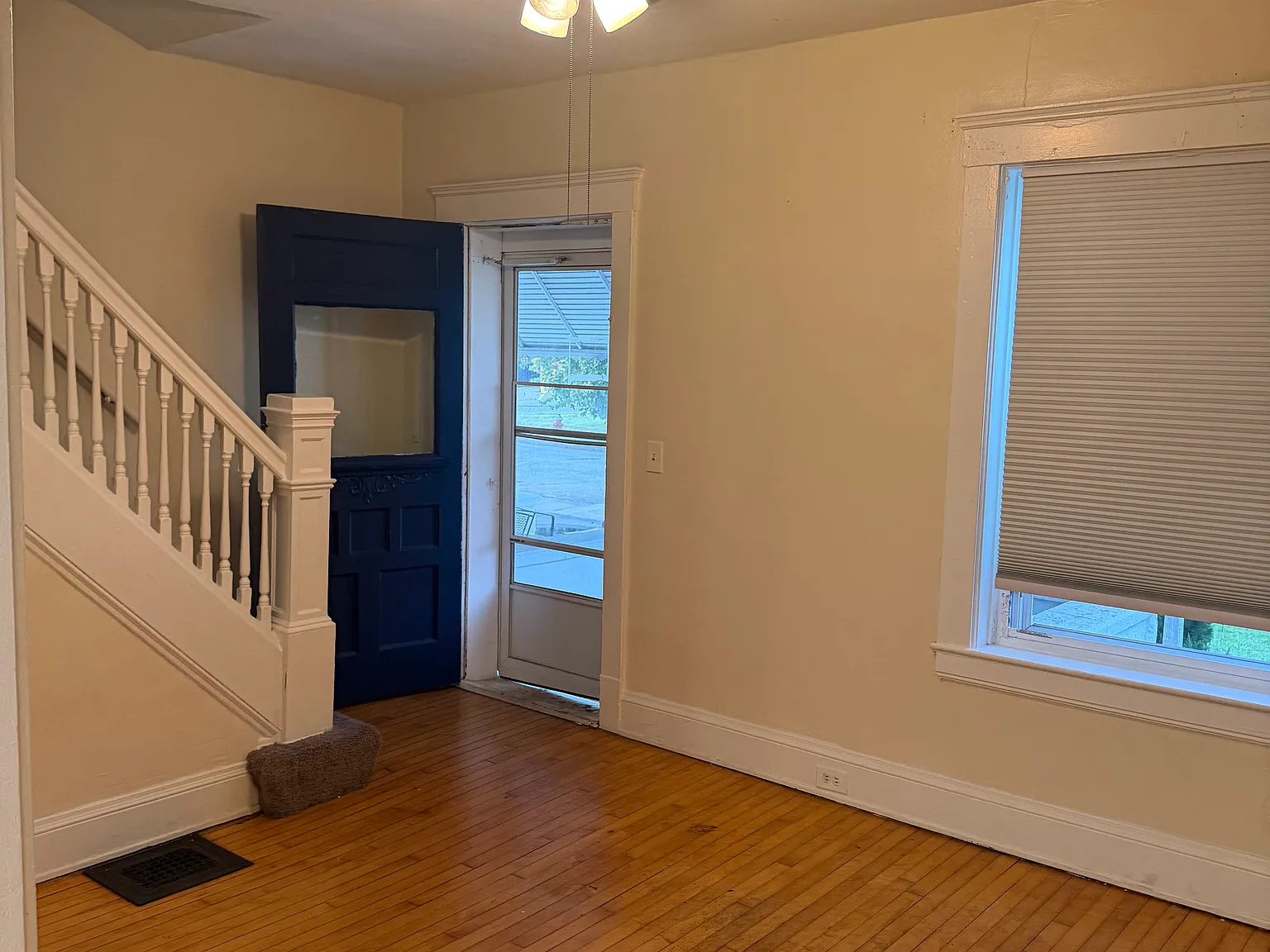 2 bed, 1000 sqft, $1,400 — Photo 2
