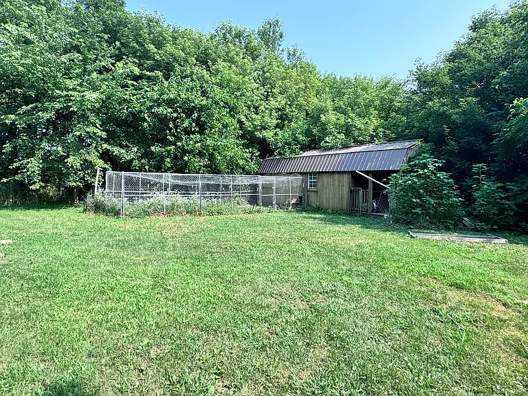 W10652 Shanks Rd — Photo 23