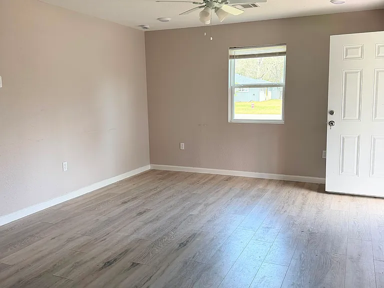 3603 Pheasant St — Photo 7