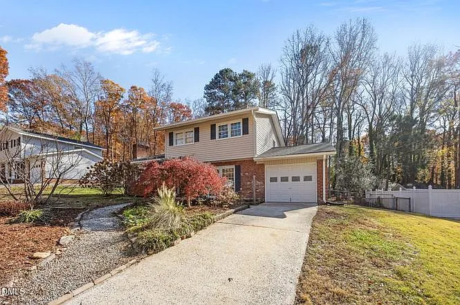 703 Brookgreen Dr — Photo 4