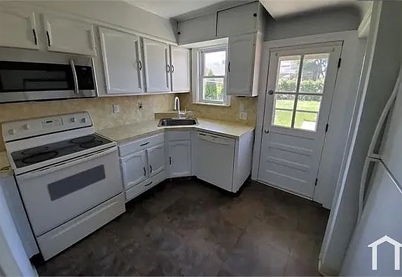 3 bed, 1716 sqft, $2,800 — Photo 3