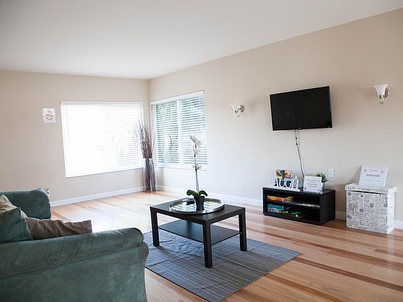 2nd image of 4037 Garden Ave #B