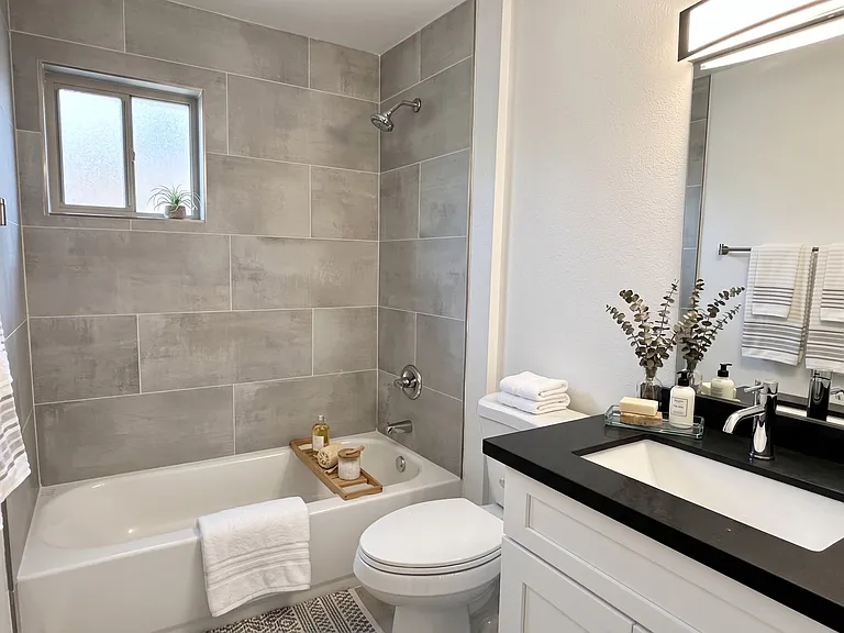 333 W Medlock Dr #13 — Photo 16