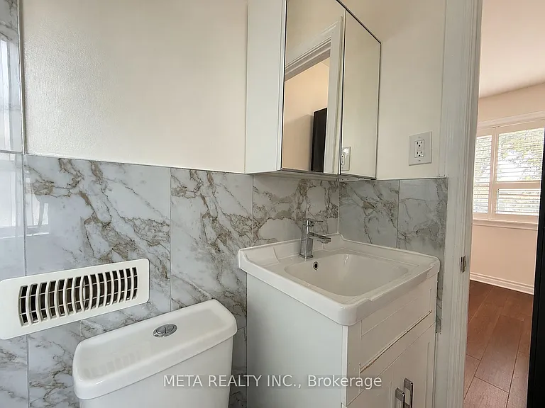 556 McCowan Rd — Photo 24