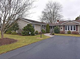 15 Whippoorwill Rd, Warwick, RI 02888