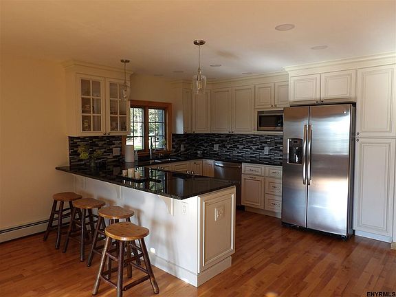 2nd image of 204 Progress Rd
