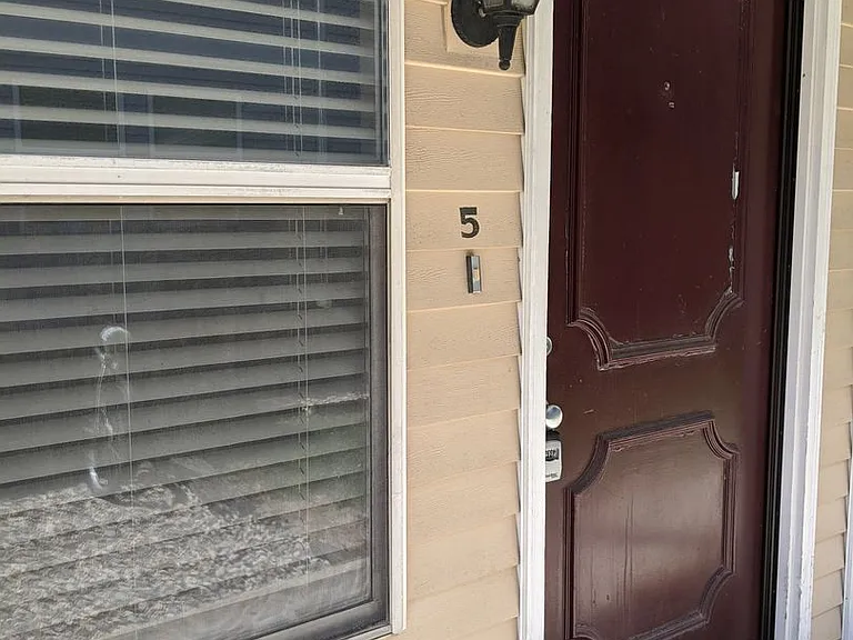 507 E White St — Photo 15