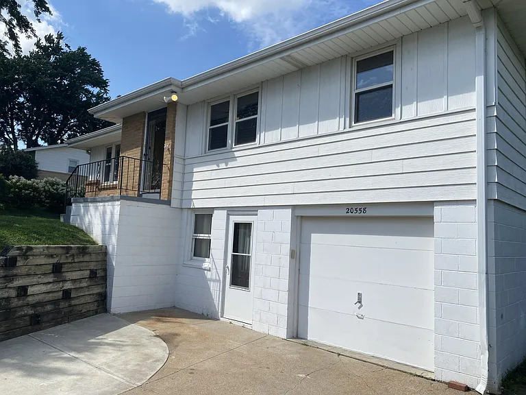 20558 Flavin St — Photo 3