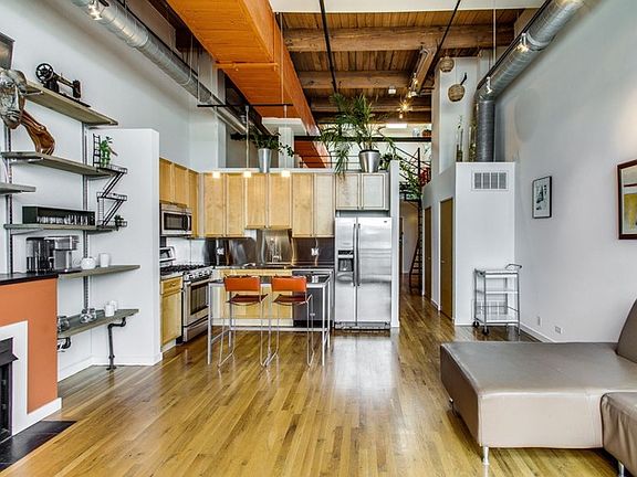 4th image of 1918 S Michigan Ave APT 404