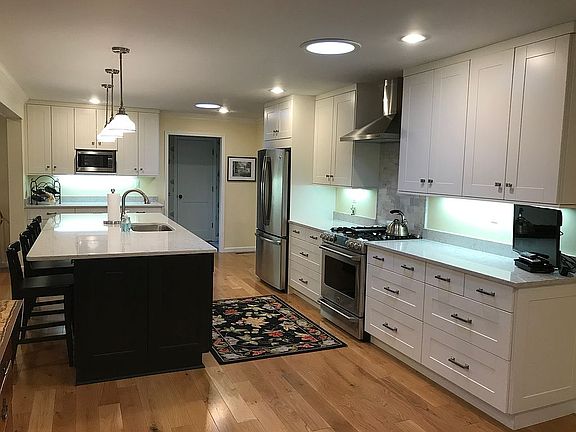 Large kitchen/island