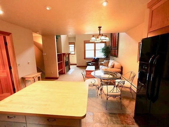 4th image of 675 Deer Valley Dr #25
