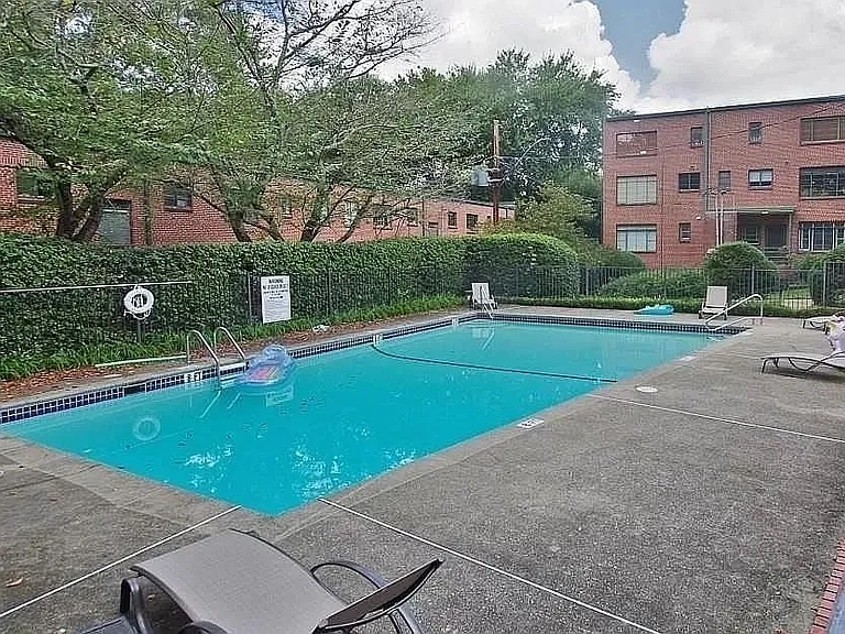 1392 Normandy Dr NE #4 — Photo 2