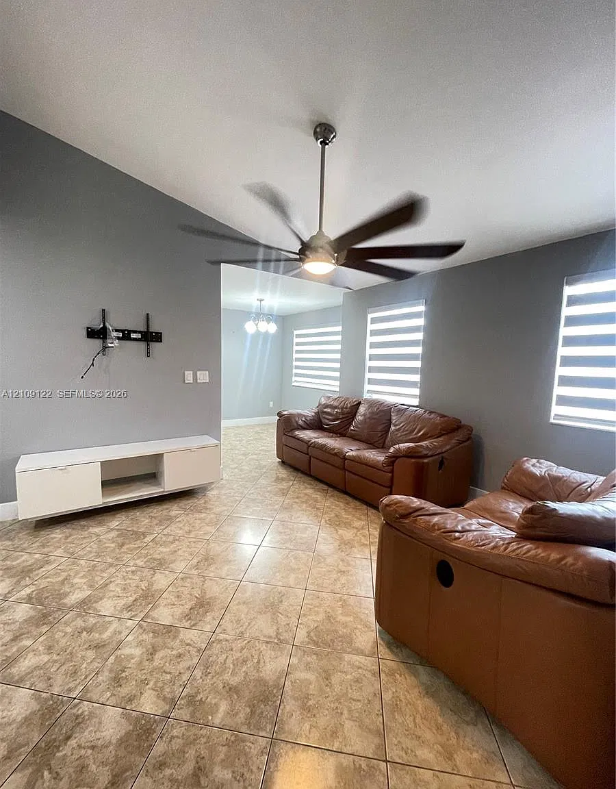 18310 NW 68th Ave — Photo 4