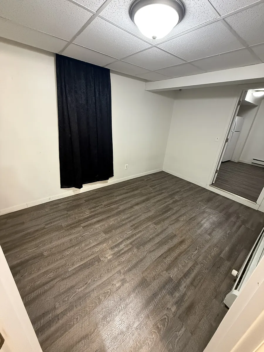 Building Photo - 321 N Duluth Ave #6