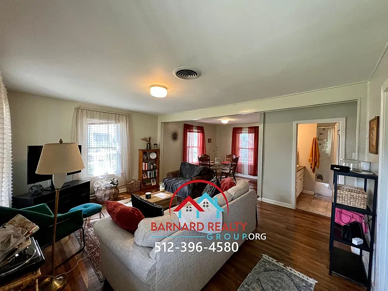 1007 N Lbj Dr — Photo 6
