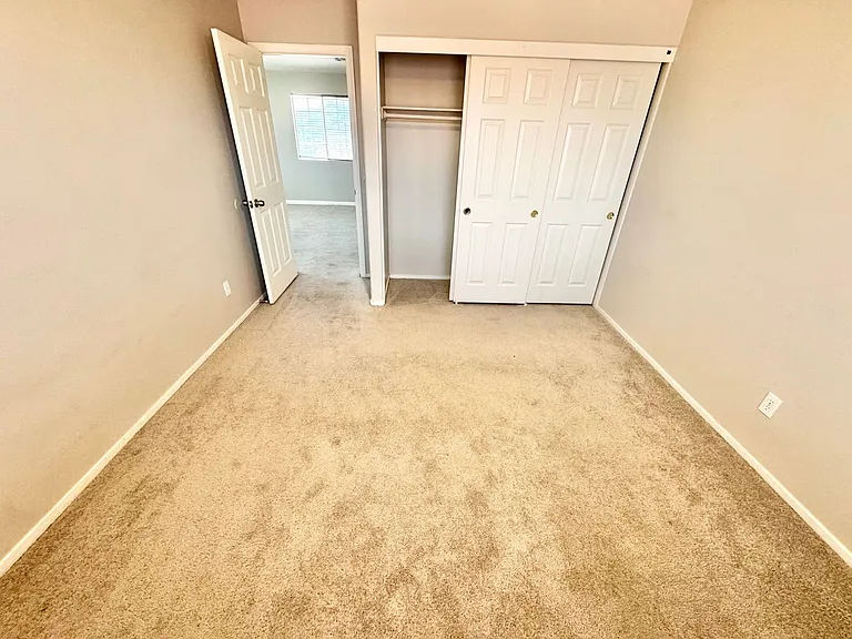 1092 Whispering Birch Ave — Photo 23