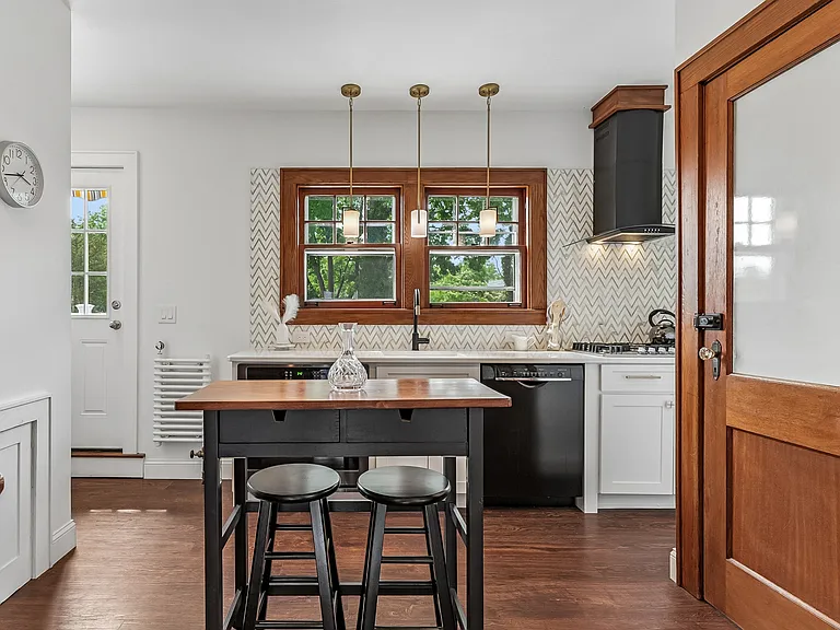11 Brookwood Dr #2 — Photo 4