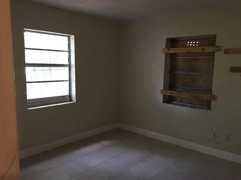 806 NW 15th Ave — Photo 8