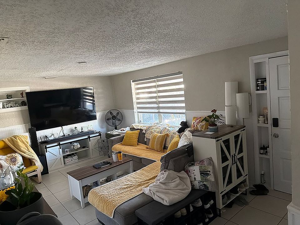 1st image of 4808 Darlington Rd