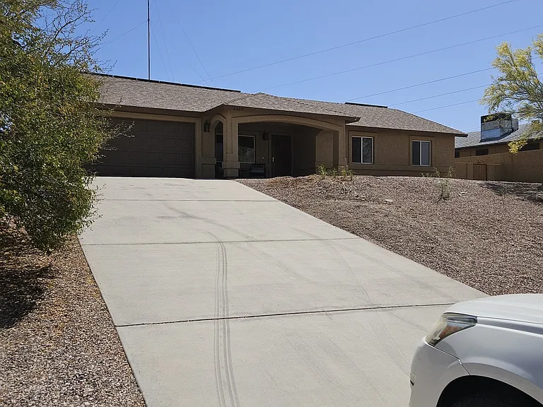 3420 Pioneer Dr — Photo 25