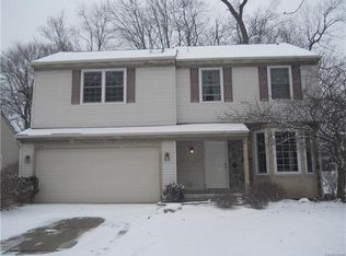 1614 Andover Blvd, Howell, MI 48843