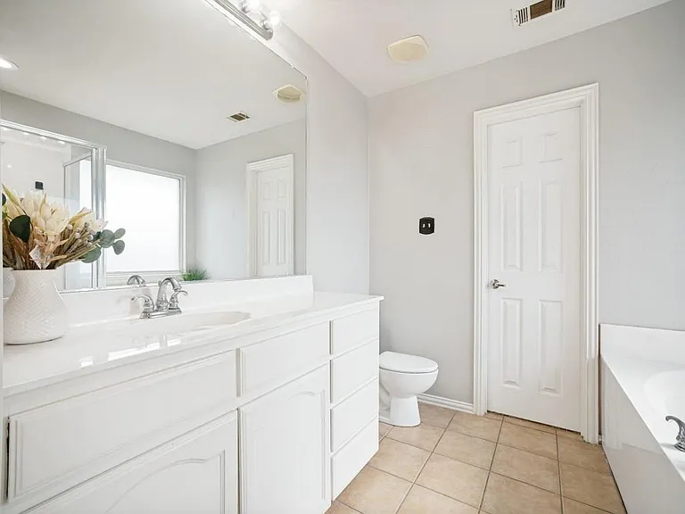 2737 Lynx Ln — Photo 16