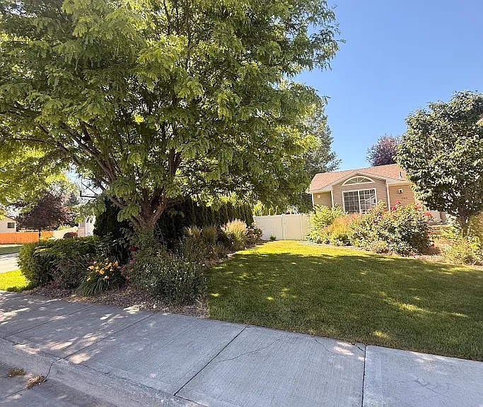 253 Colonial Way — Photo 5