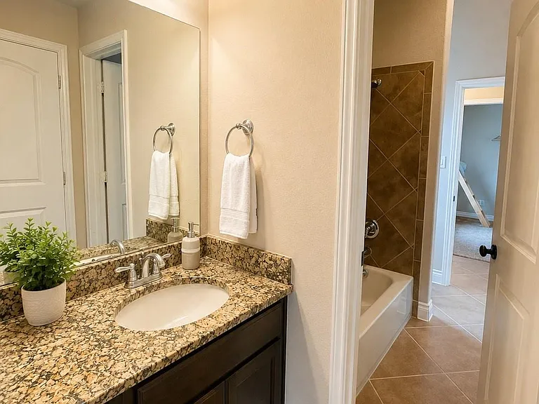 27926 Bradford Ridge Dr — Photo 20