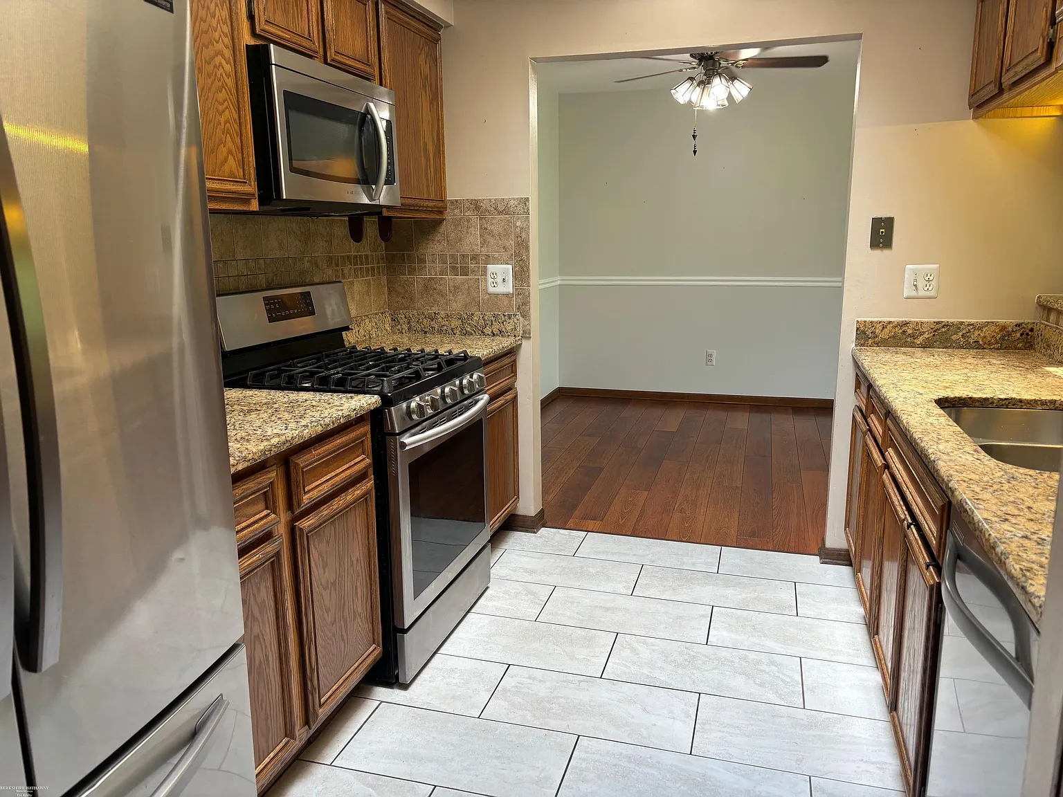 2 bed, 2.0 bath, 1400 sqft, $1,700 — Photo 3