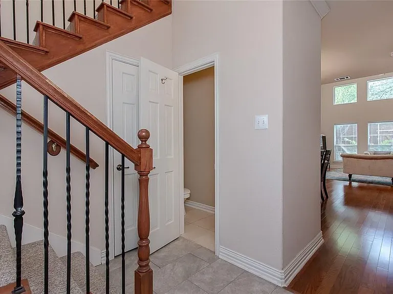 5735 Richmond Ave #B — Photo 3