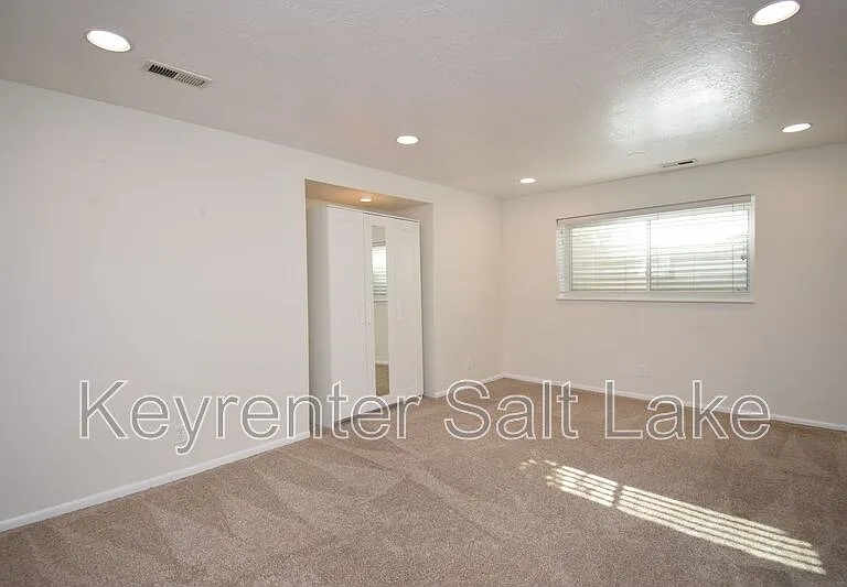 6888 S Hillside Village Cir — Photo 22