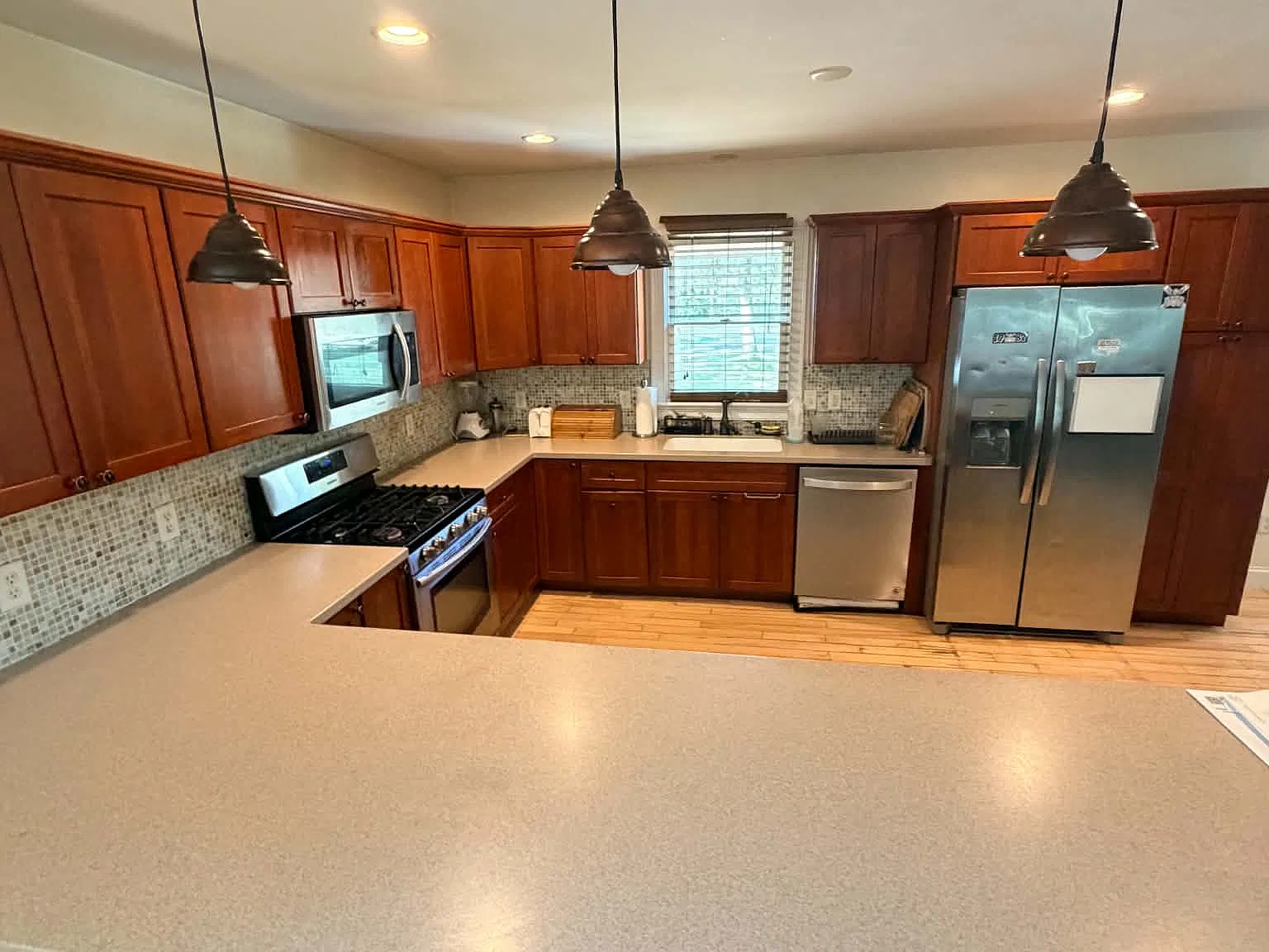 4 bed, 1800 sqft, $3,500 — Photo 2