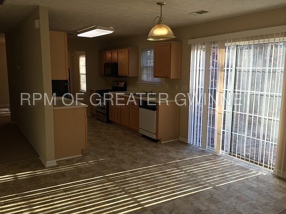 4th image of 882 Alysum Ave