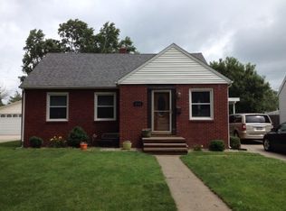 3112 Walnut Ave, Mattoon, IL 61938