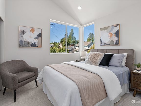 2nd image of 4070 5th Avenue NE #B