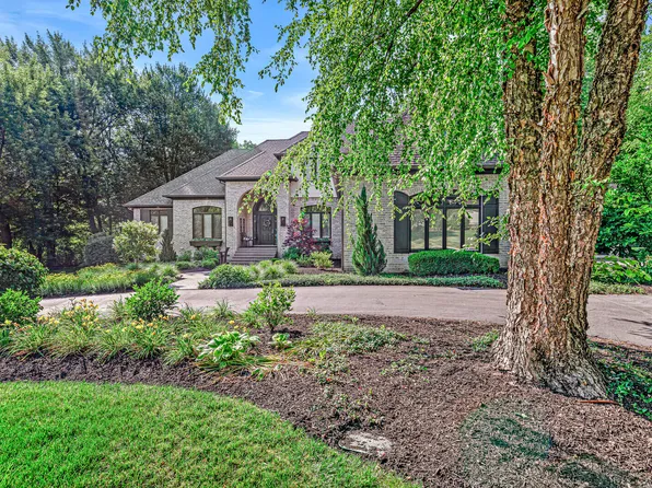 6205 Stonegate Ln, Zionsville, IN 46077