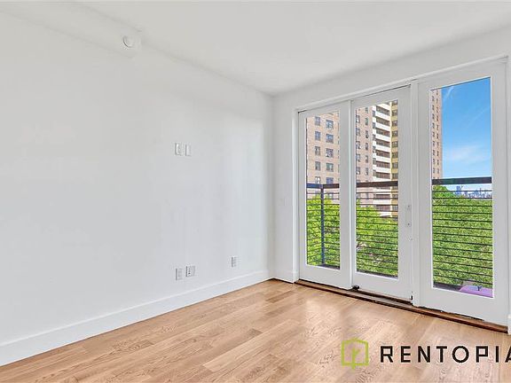 3rd image of 810 Flushing Ave #5F