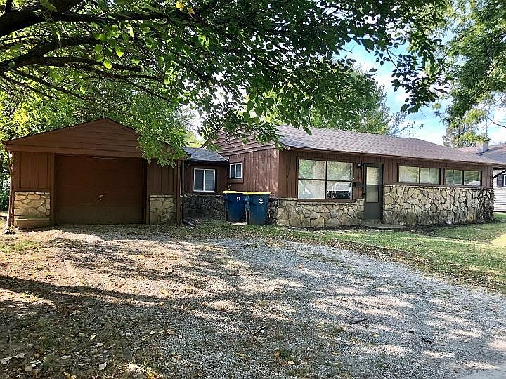 1st image of 4736 N Kenyon Dr