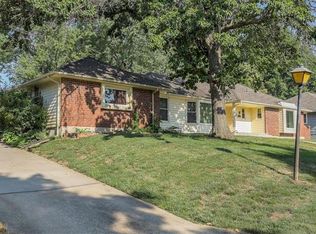 219 N Winnebago Dr, Lake Winnebago, MO 64034