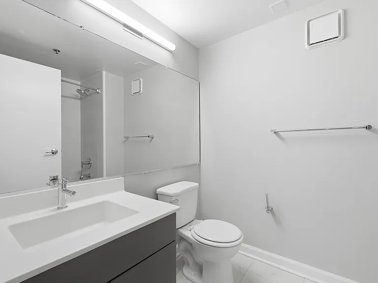 Evanston Place — Photo 76